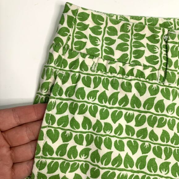 J. Crew Green Leaf Print City Fit Shorts Size 10 - Picture 2 of 5